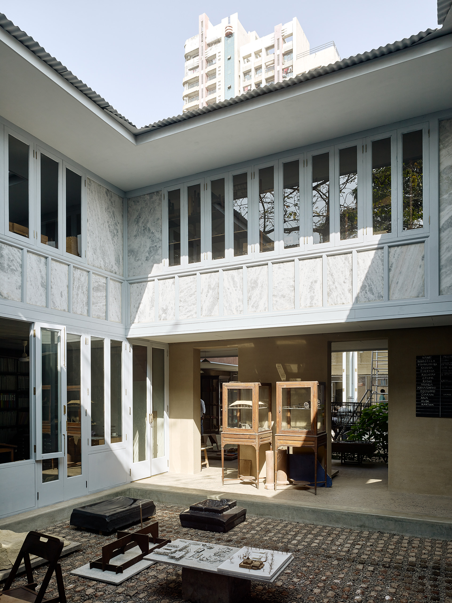 Studio Mumbai, Saat Rasta